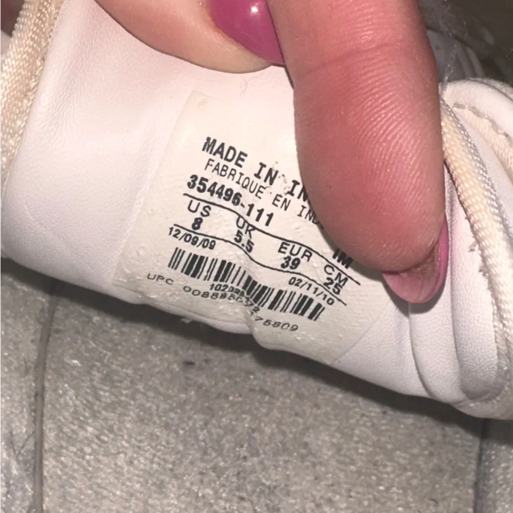 Nike step out